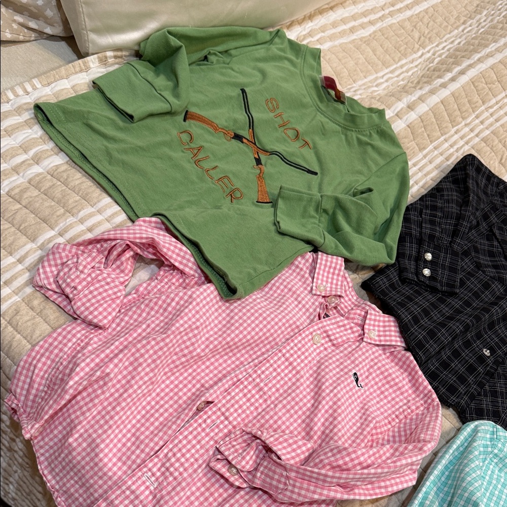 Vineyard vines bundle. - Picture 2 of 6